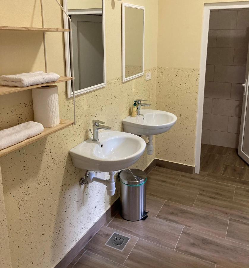 Hotel Glamping Naselje Zeleni Turizem Makole Exterior foto