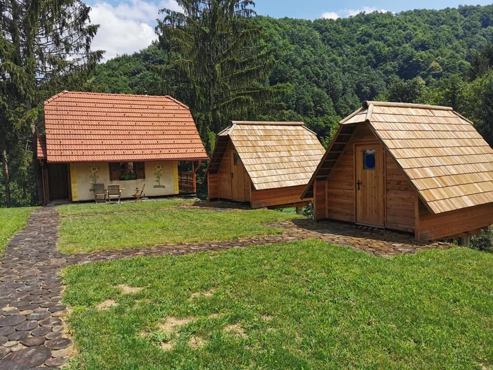 Hotel Glamping Naselje Zeleni Turizem Makole Exterior foto