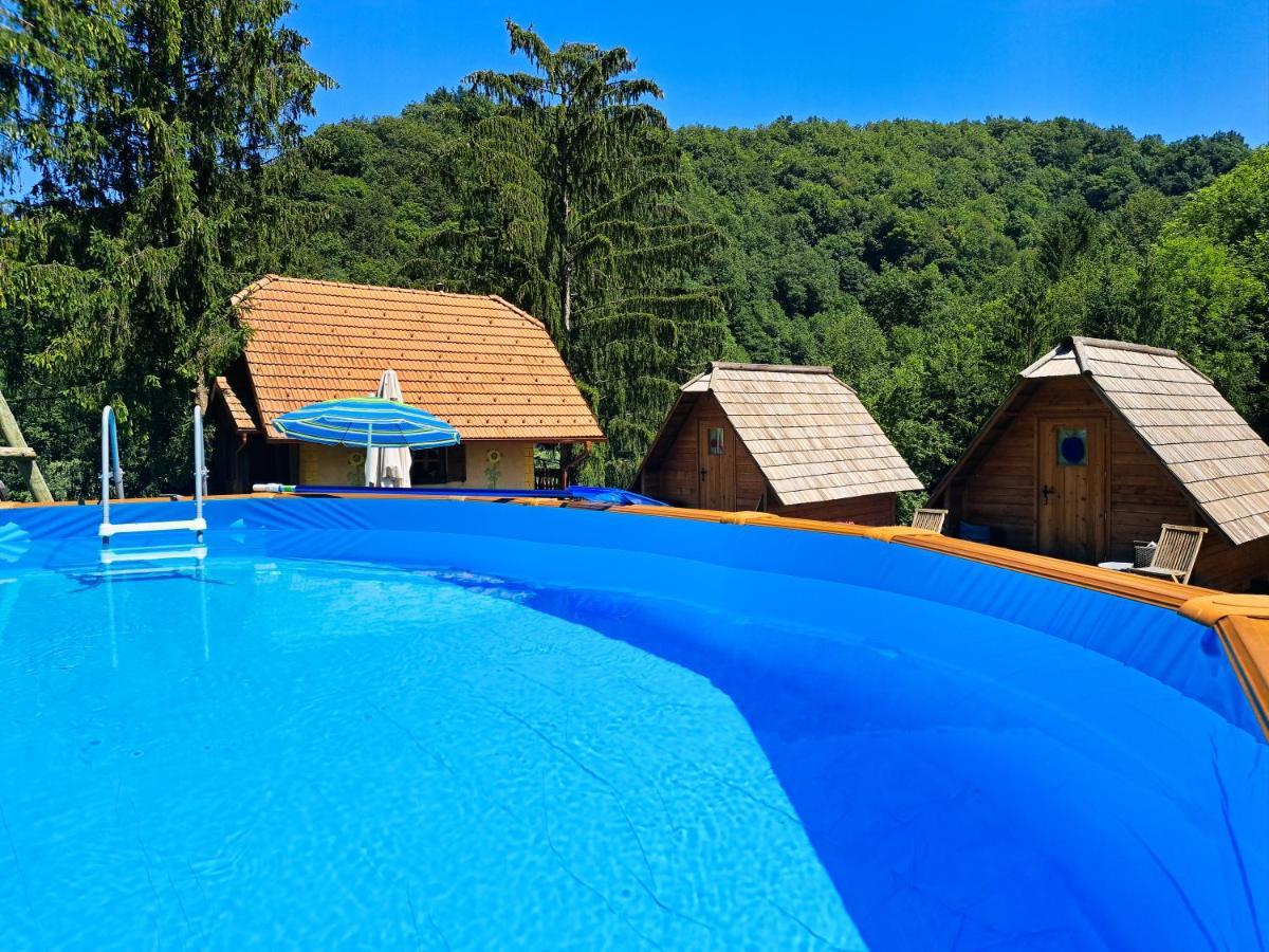 Hotel Glamping Naselje Zeleni Turizem Makole Exterior foto